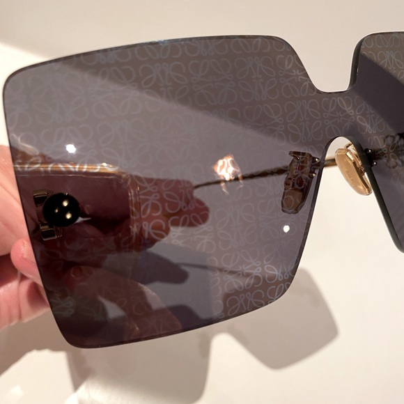 Brand new LOEWE Oversized Monogram Oblique Square Rimless Sunglasses - Picture 4 of 6